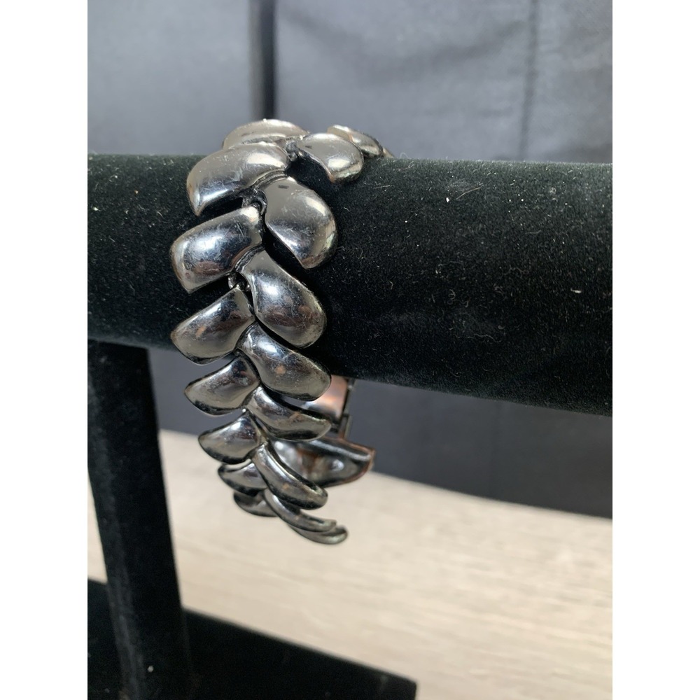 Banana Republic Chunky Gunmetal Tone Bracelet 7" Fold Tab Clasp